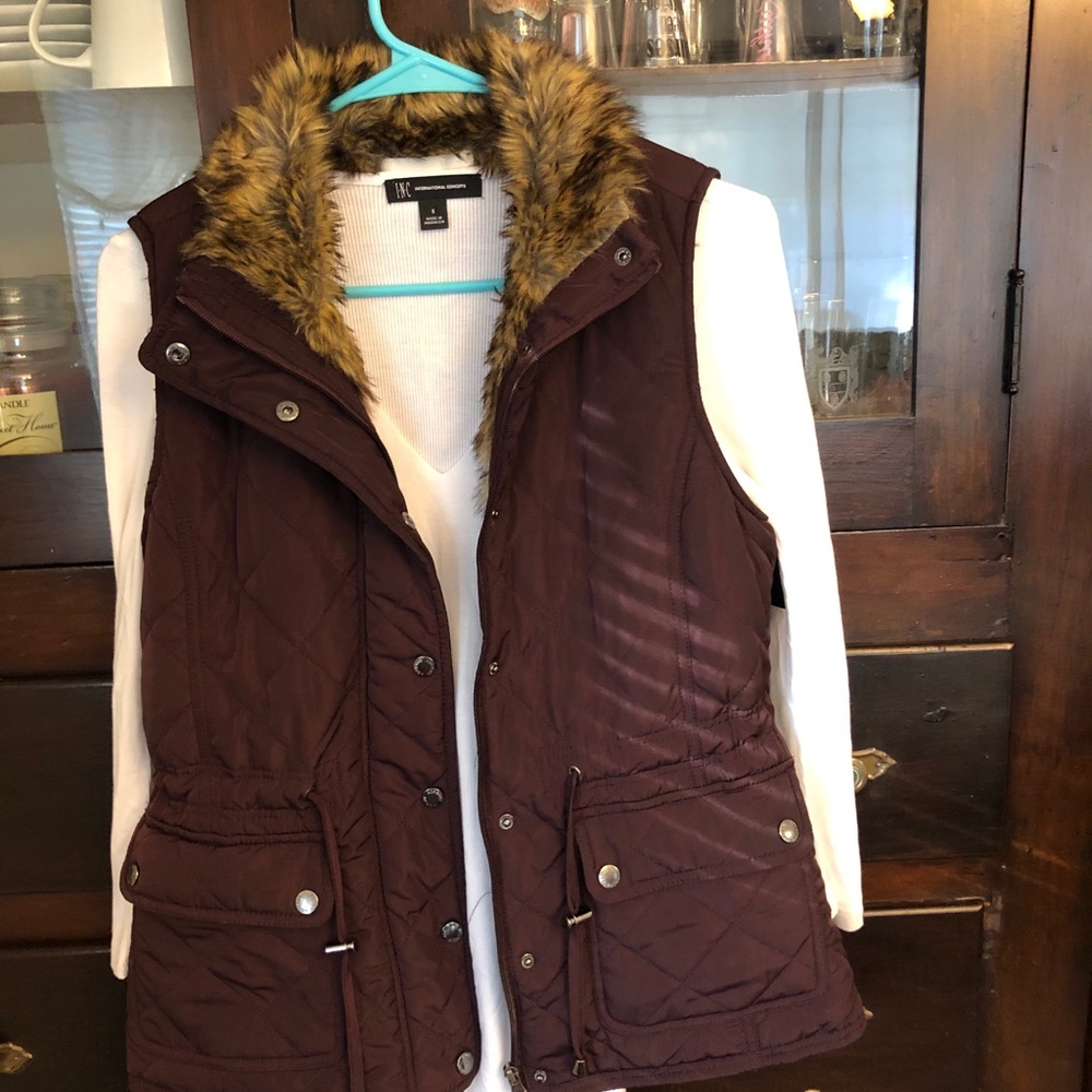 Adrienne Vittadini faux fur lined quilted vest